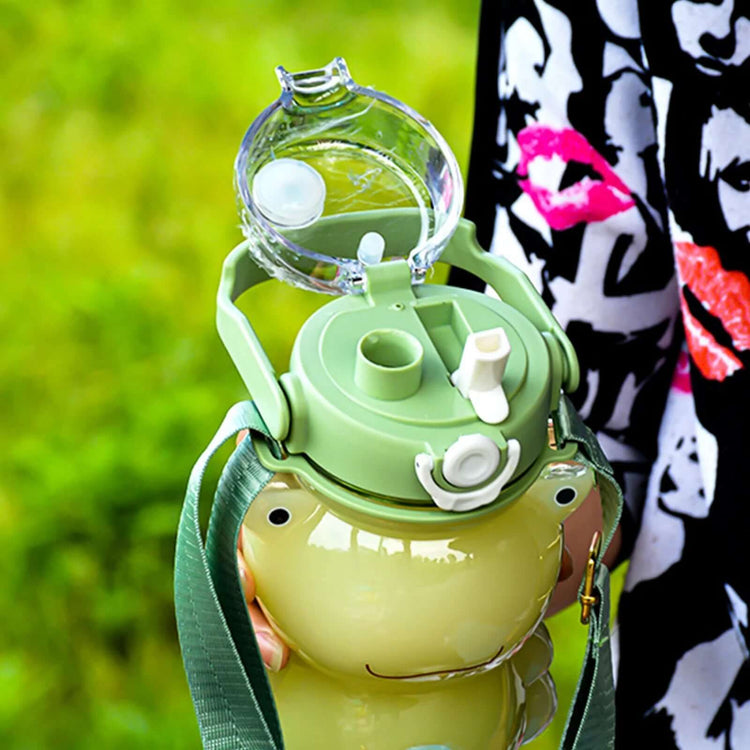 850Ml Bear/Frog Cups Children Double Drink Straw Kettles Water Bottles (Green)